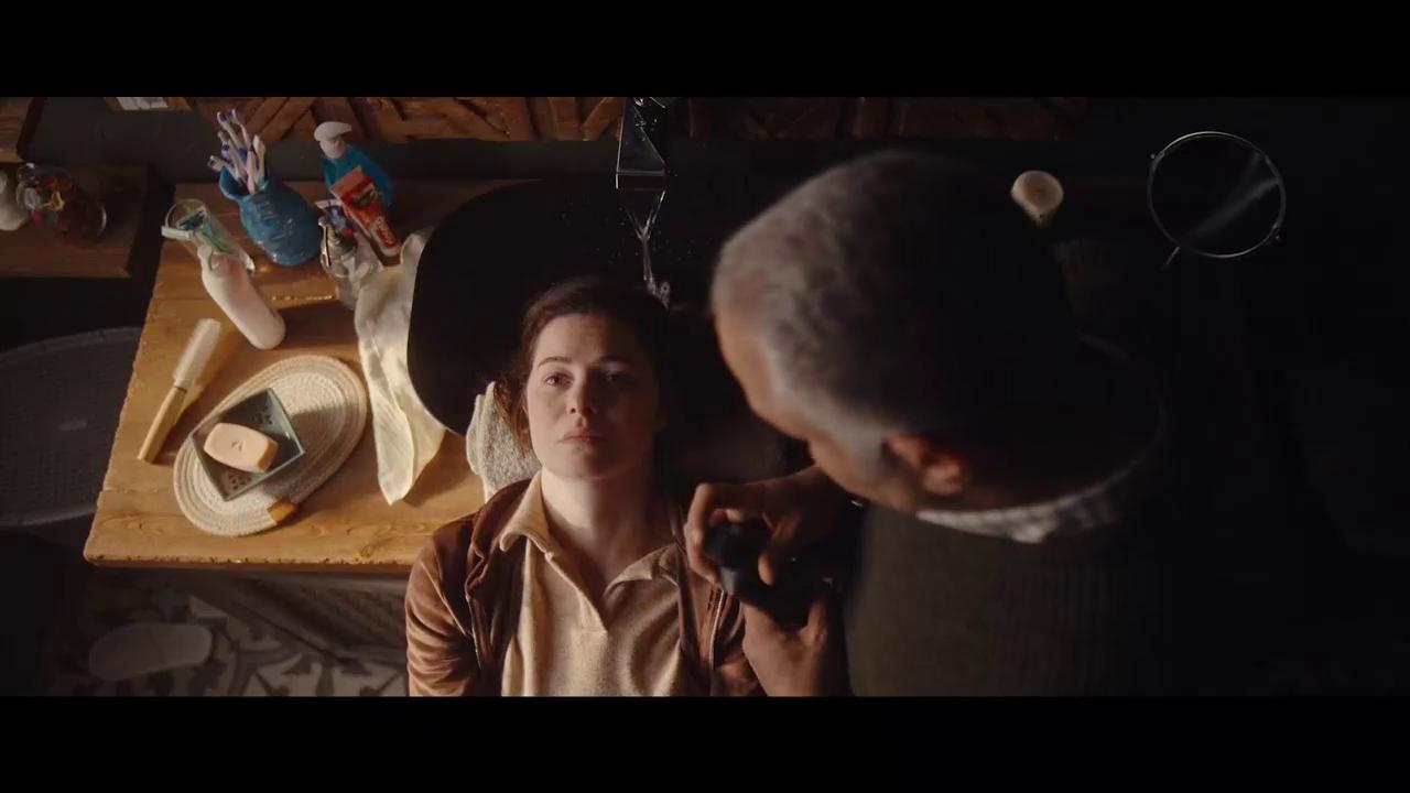 يسرا اللوزي