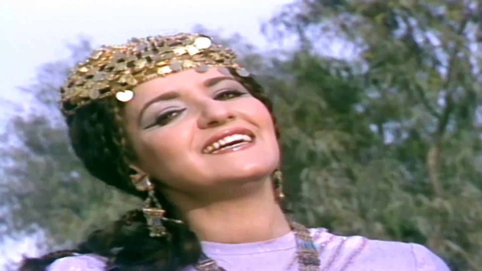 عزة بلبع