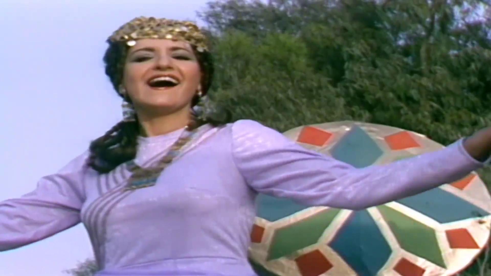 عزة بلبع