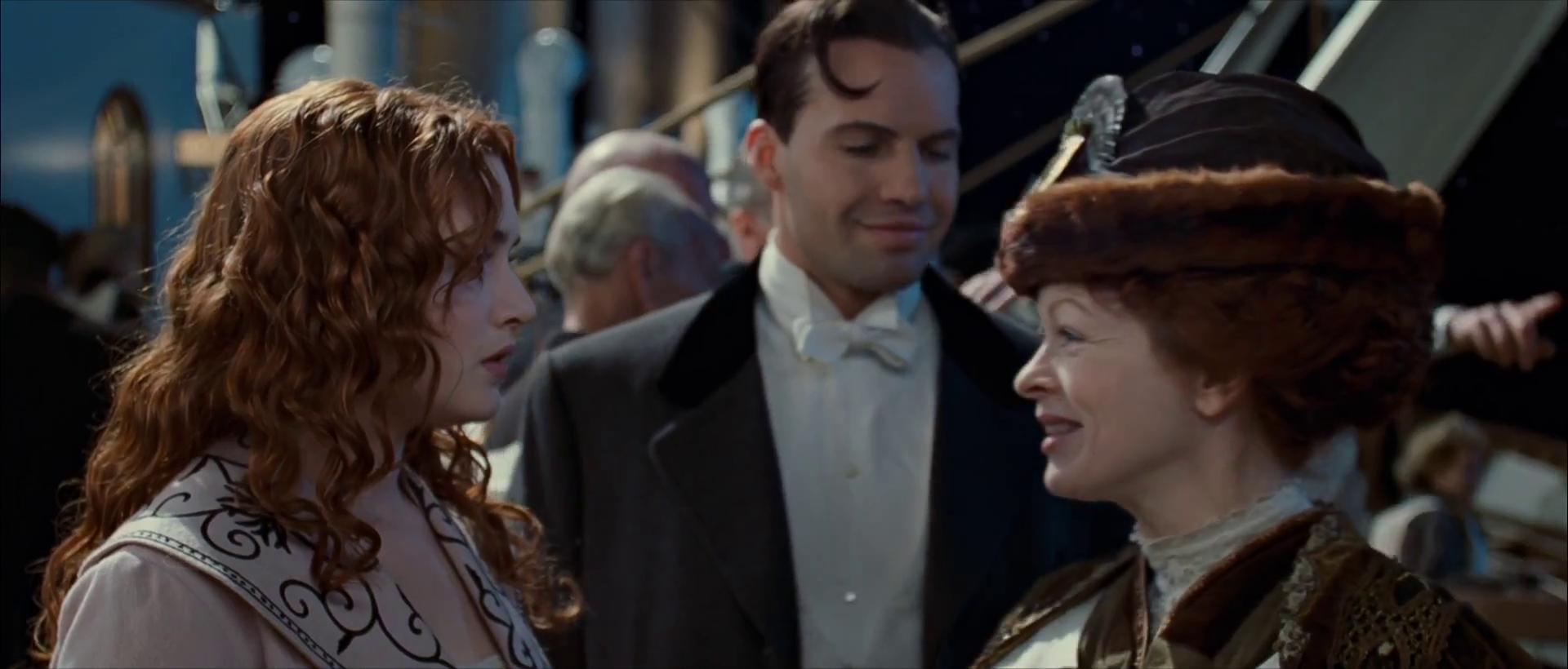 Frances Fisher
	  	 	 - Billy Zane
	  	 	 - Kate Winslet