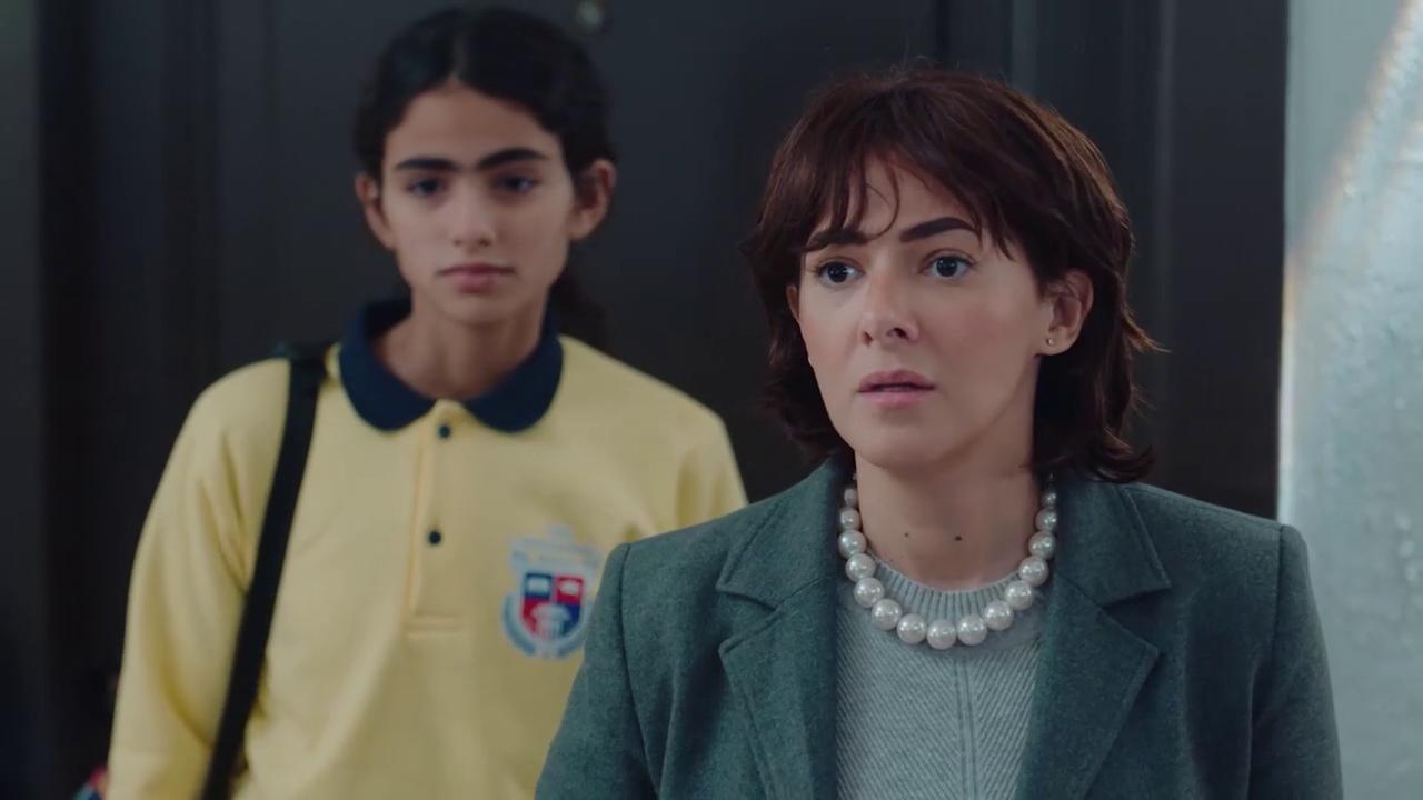 Donia Samir Ghanem
	  	 	 - Retal