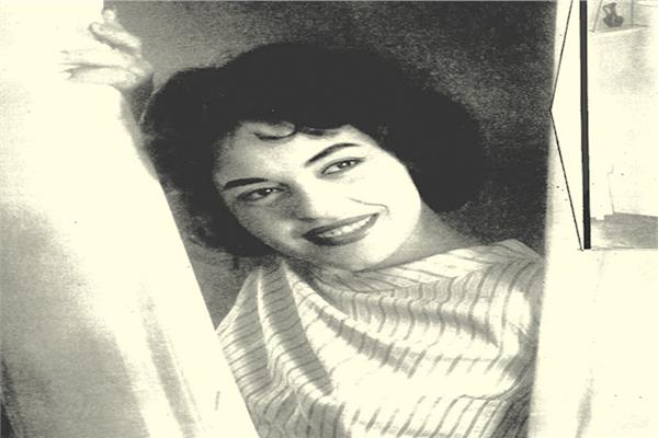 وفاء كامل