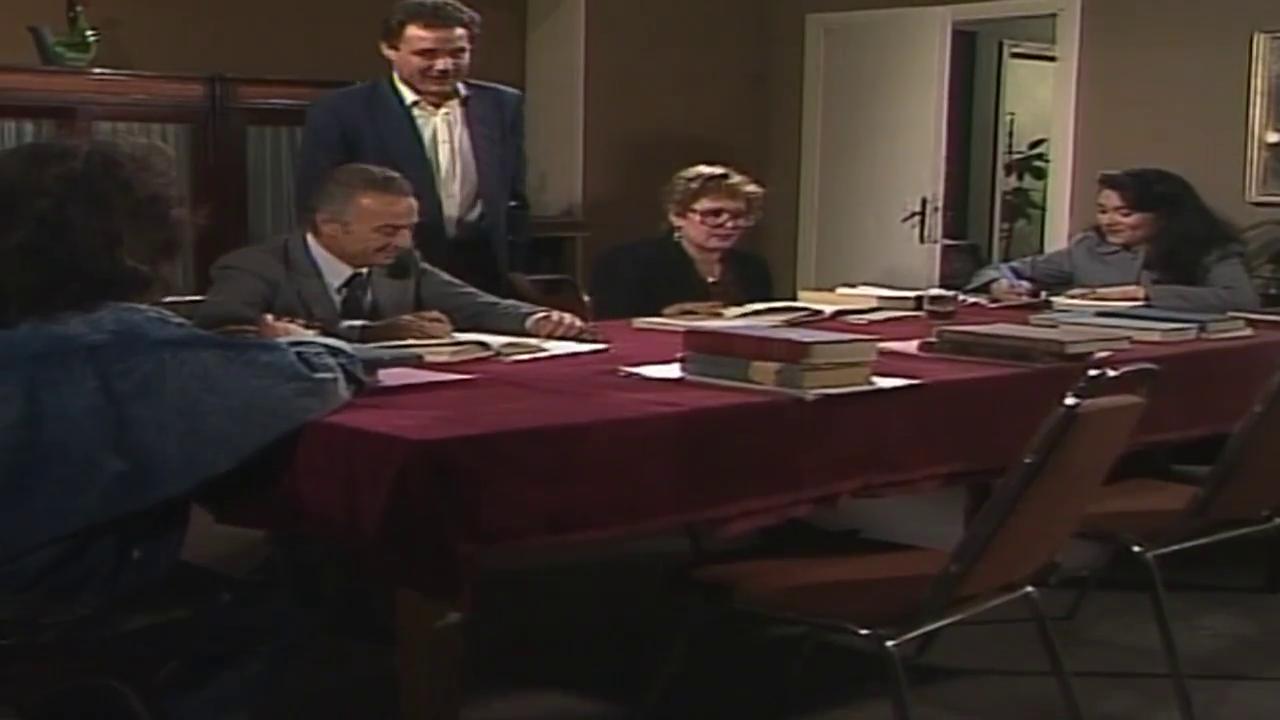 Fatma Shousha
	  	 	 - Fatheya Taher
	  	 	 - Farouq Al-Fishawi