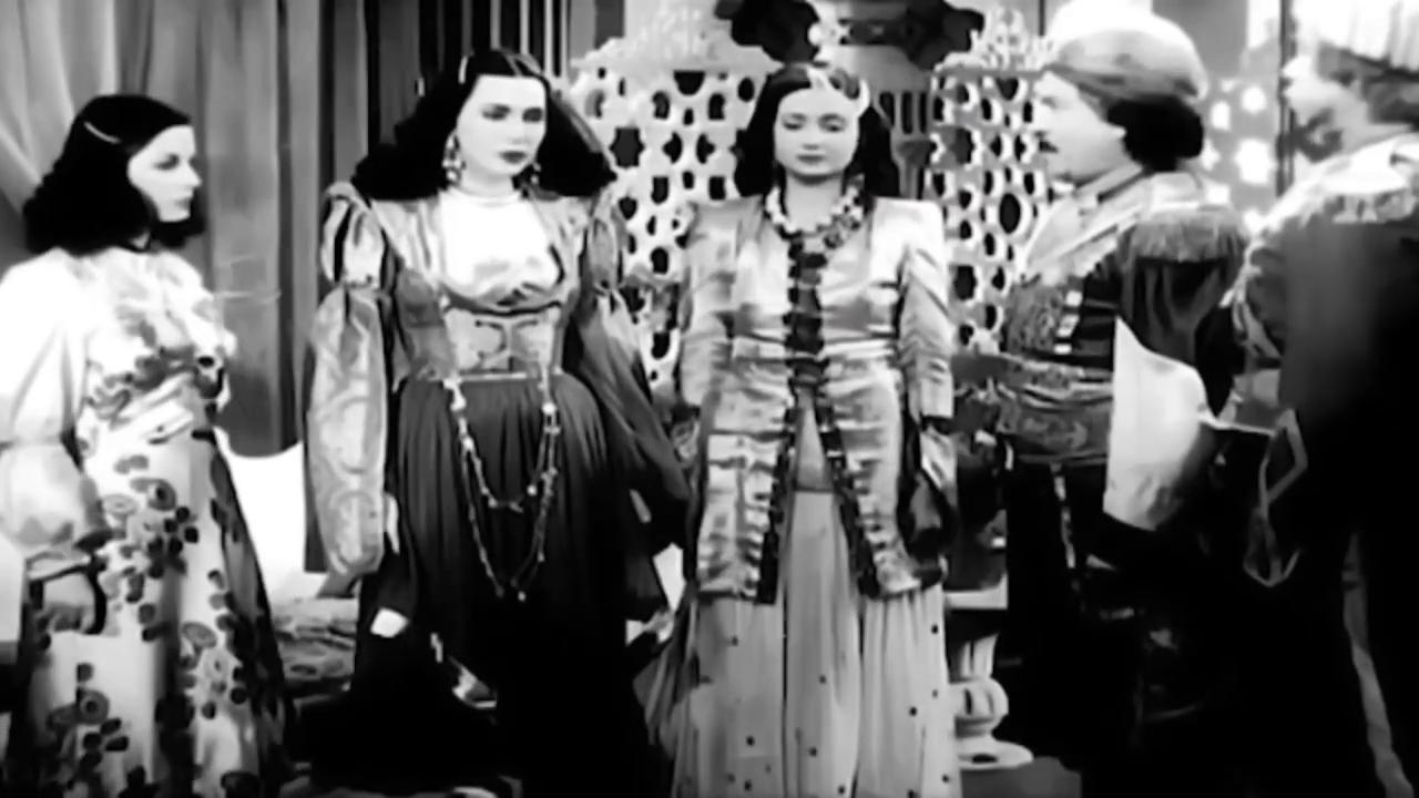 Fouad Al-Rashidy
	  	 	 - Fatheya Shahine
	  	 	 - Taheya Kariokka
	  	 	 - Sanaa Samih