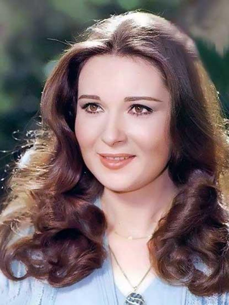 نورا (1) - الدهليز - قاعدة بيانات الفن العربي والفنانين