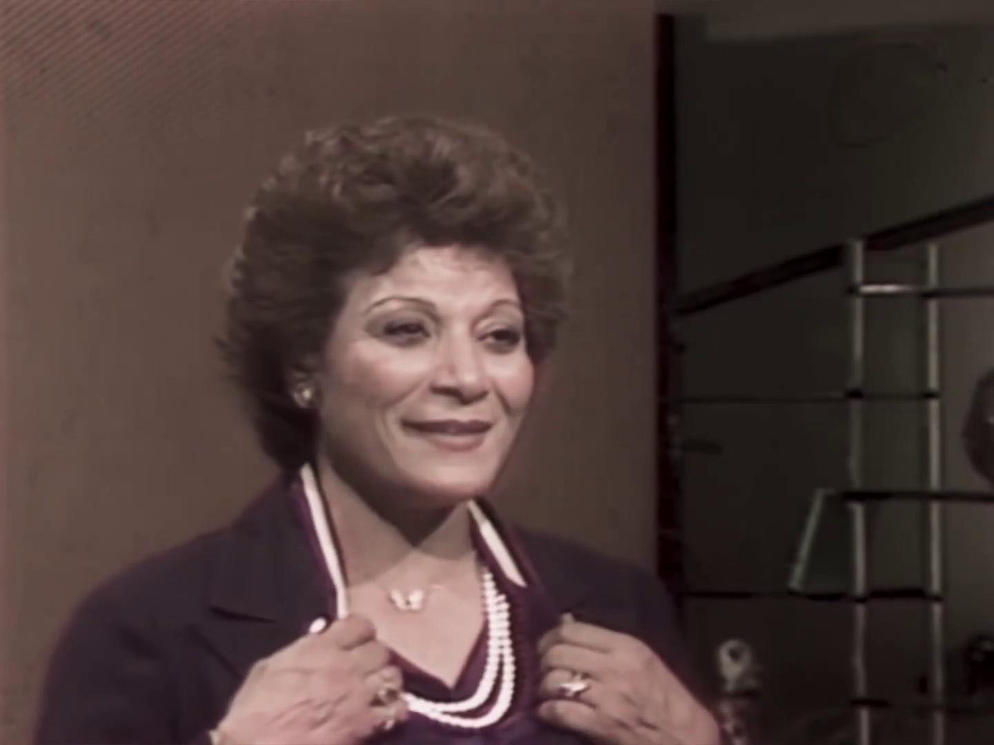 عايدة عبد العزيز