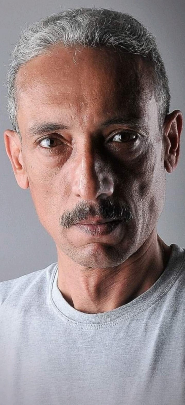 طاهر الحكيم