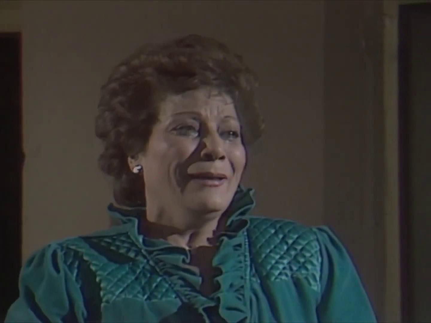 عايدة عبد العزيز