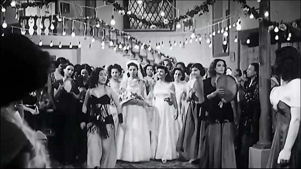 Shadia
	  	 	 - Faten Hamama
	  	 	 - Loula Abdou