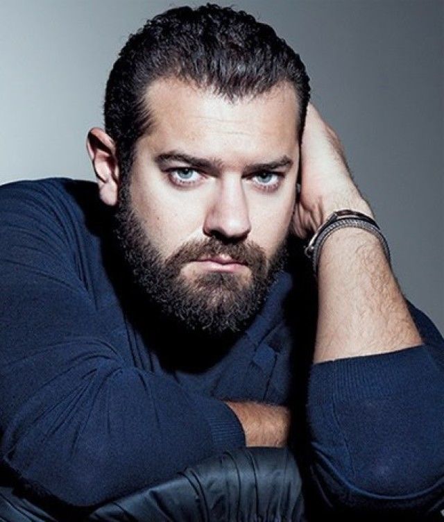 صورة 1 ل عمرو يوسف -