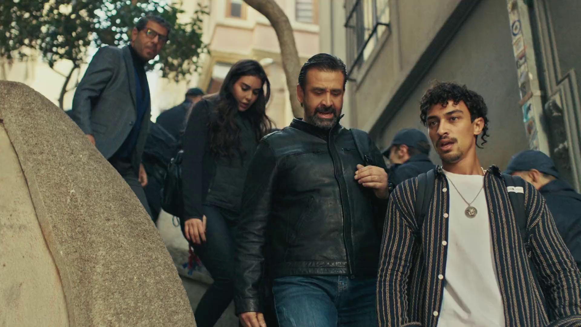 Ahmed Ghzy
	  	 	 - Karim Abdel-Aziz
	  	 	 - Yasmine Sabry
	  	 	 - Eiad Nassar
