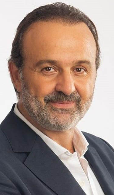 أيمن عزب