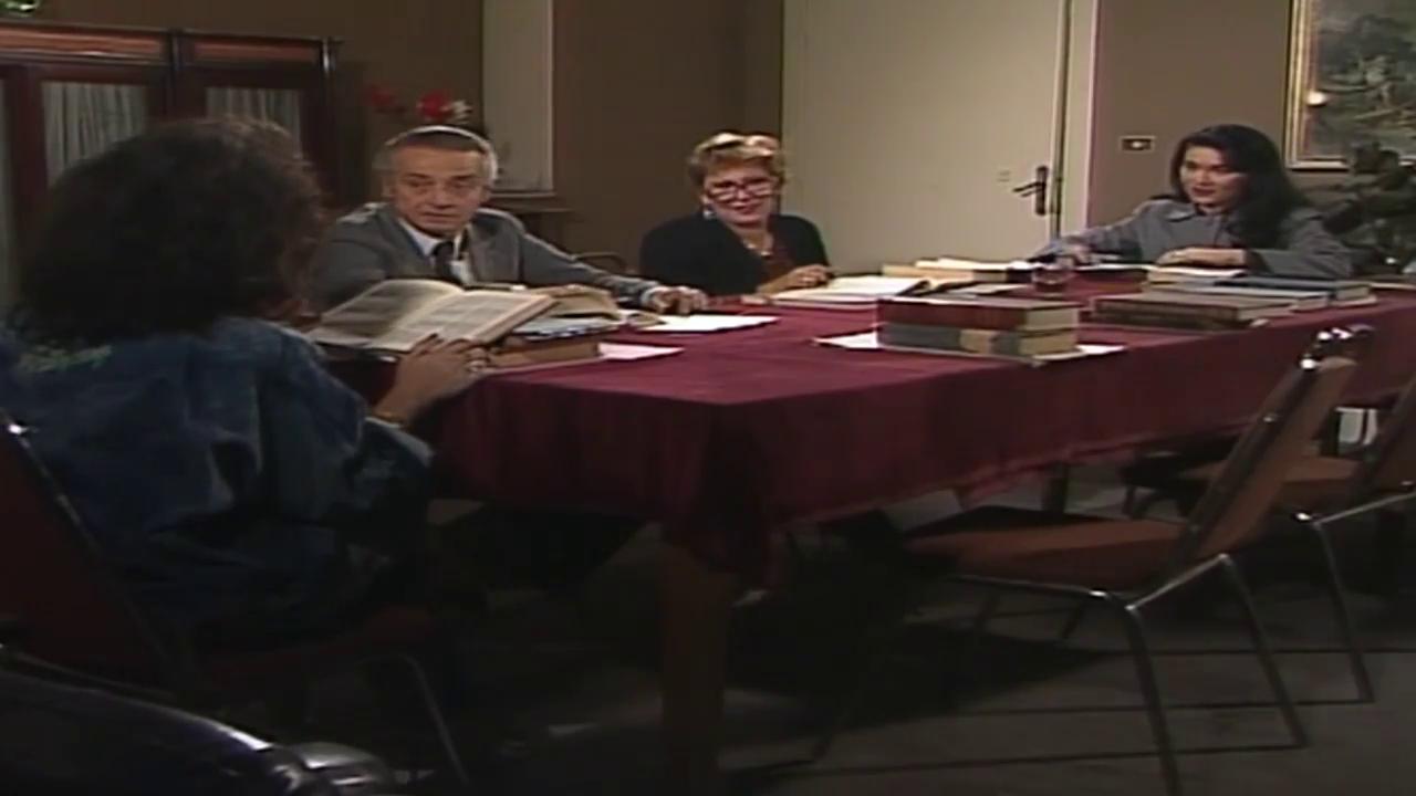 Fatma Shousha
	  	 	 - Fatheya Taher