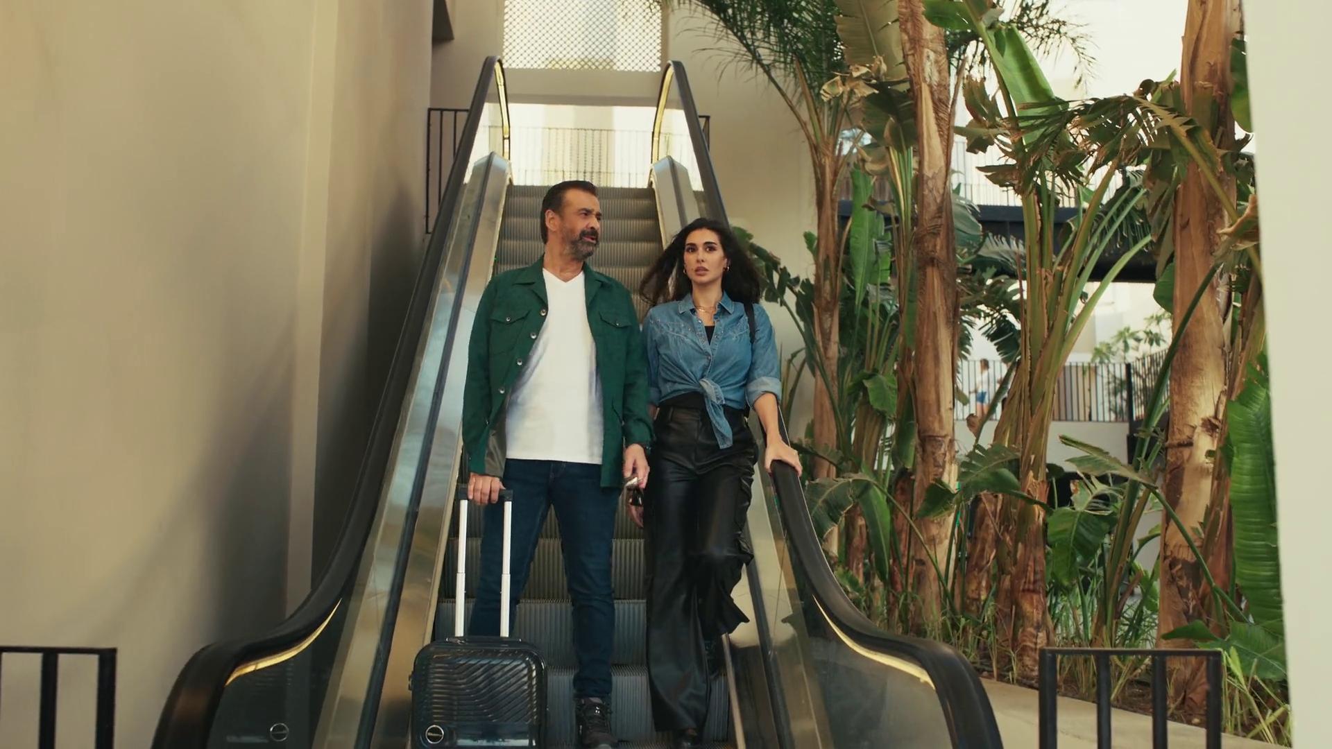 Yasmine Sabry
	  	 	 - Karim Abdel-Aziz