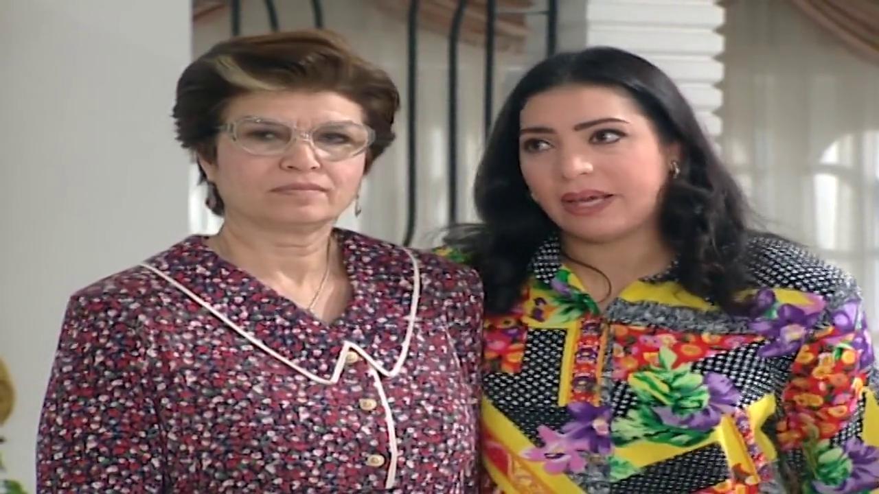 Lashina Lashin
	  	 	 - Enaam Salousa