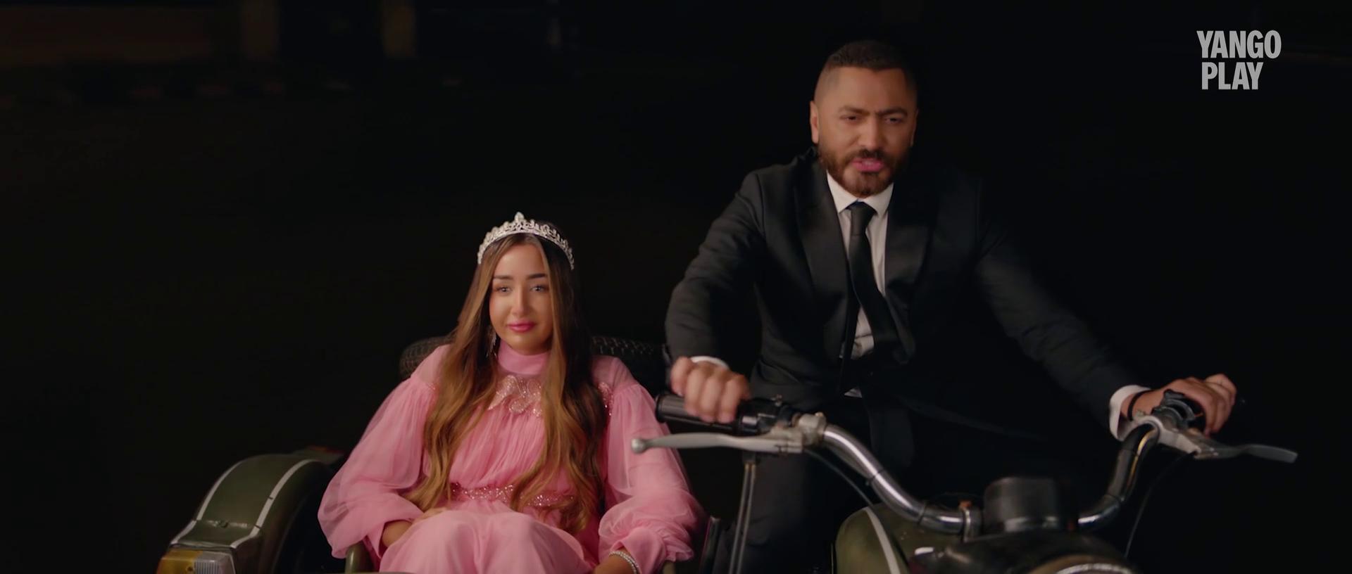 Tamer Housny
	  	 	 - Hana Al-Zahed