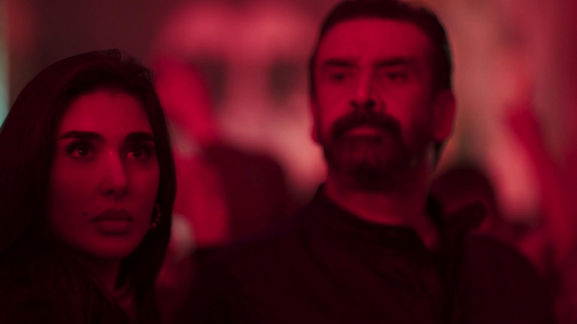 Karim Abdel-Aziz
	  	 	 - Yasmine Sabry