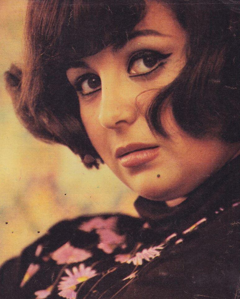 بوستر - زيزي مصطفى