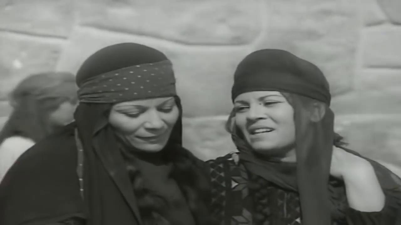 عايدة عبد العزيز