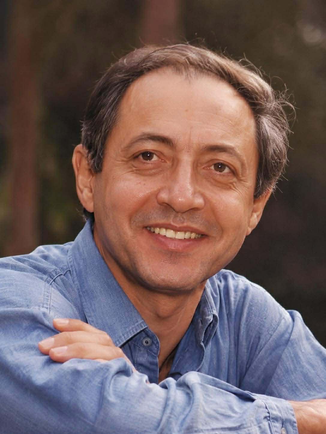 عبد العزيز مخيون