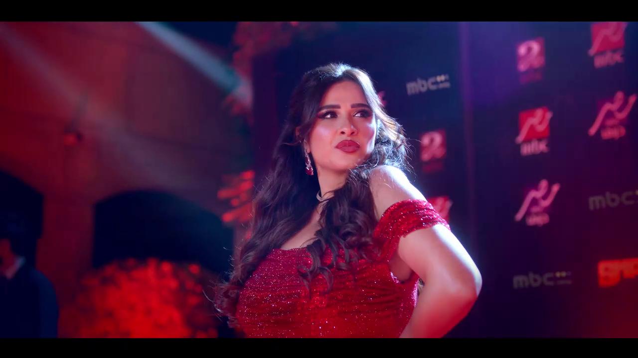 ياسمين عبد العزيز