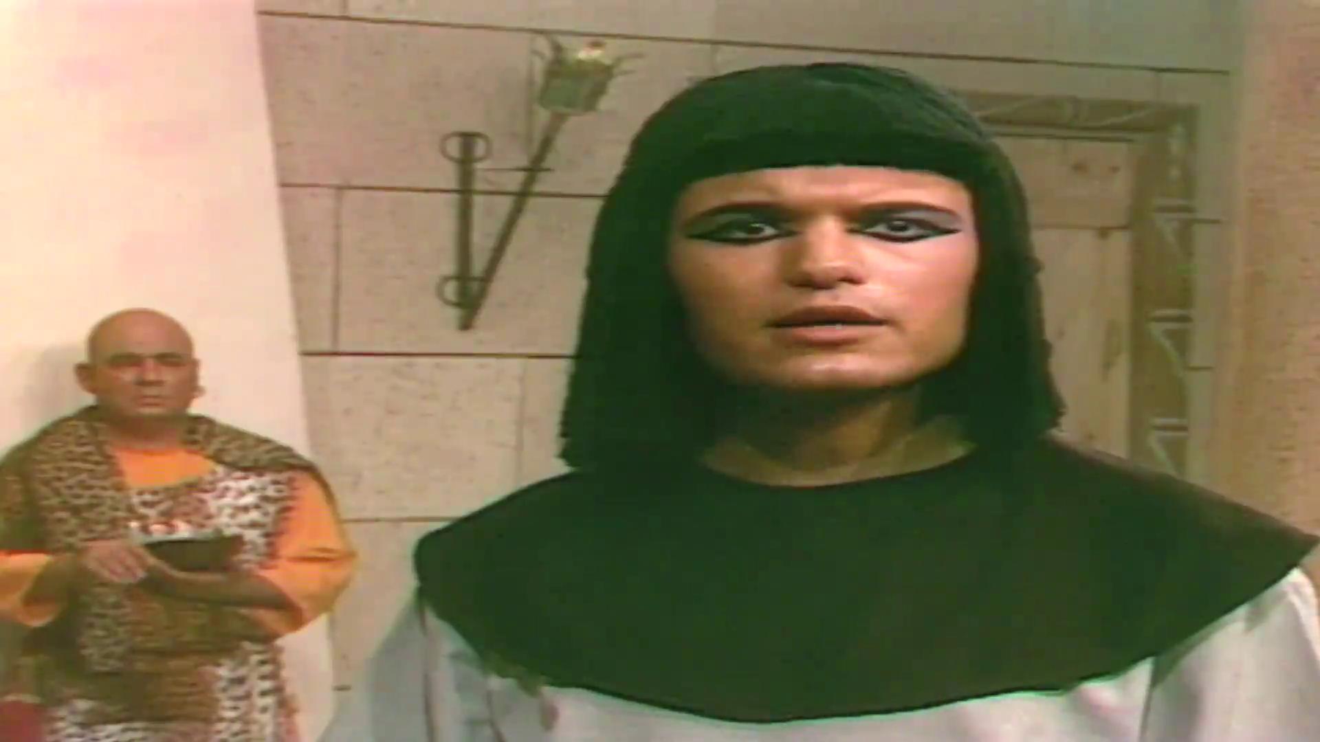 أشرف سيف