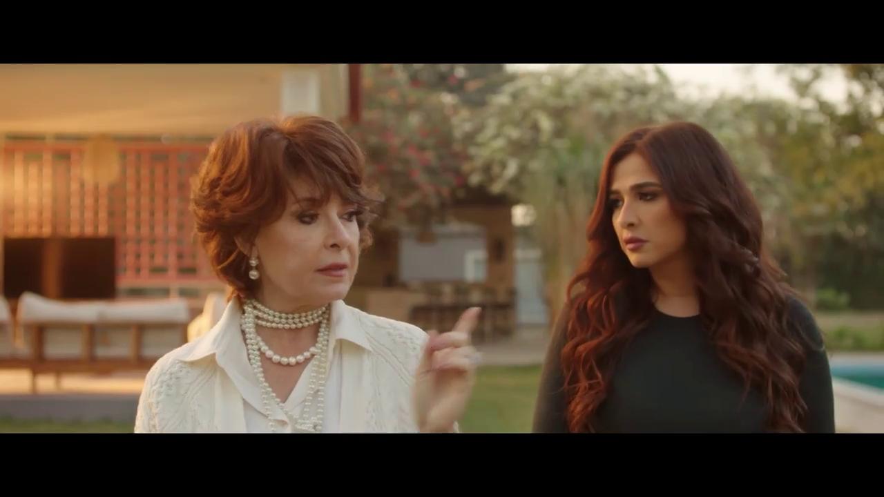 ياسمين عبد العزيز - أنوشكا