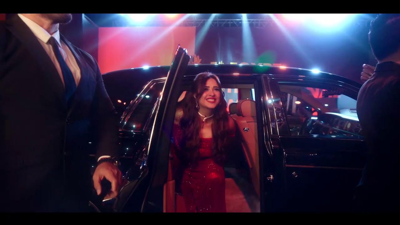 ياسمين عبد العزيز