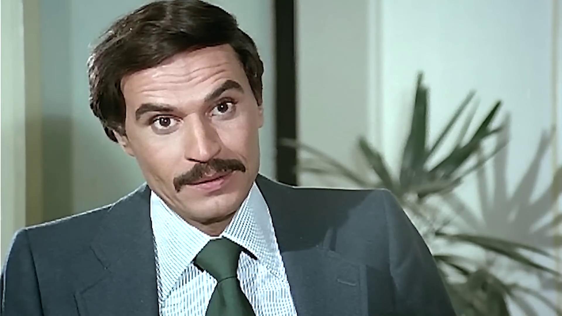 عزت العلايلي