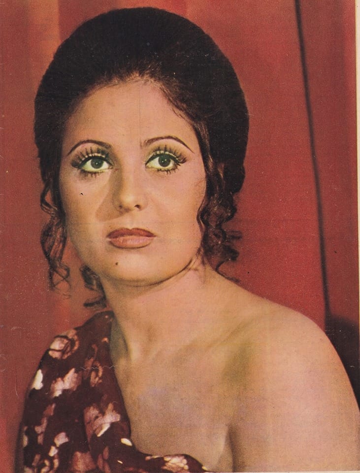 زيزي مصطفى (1)