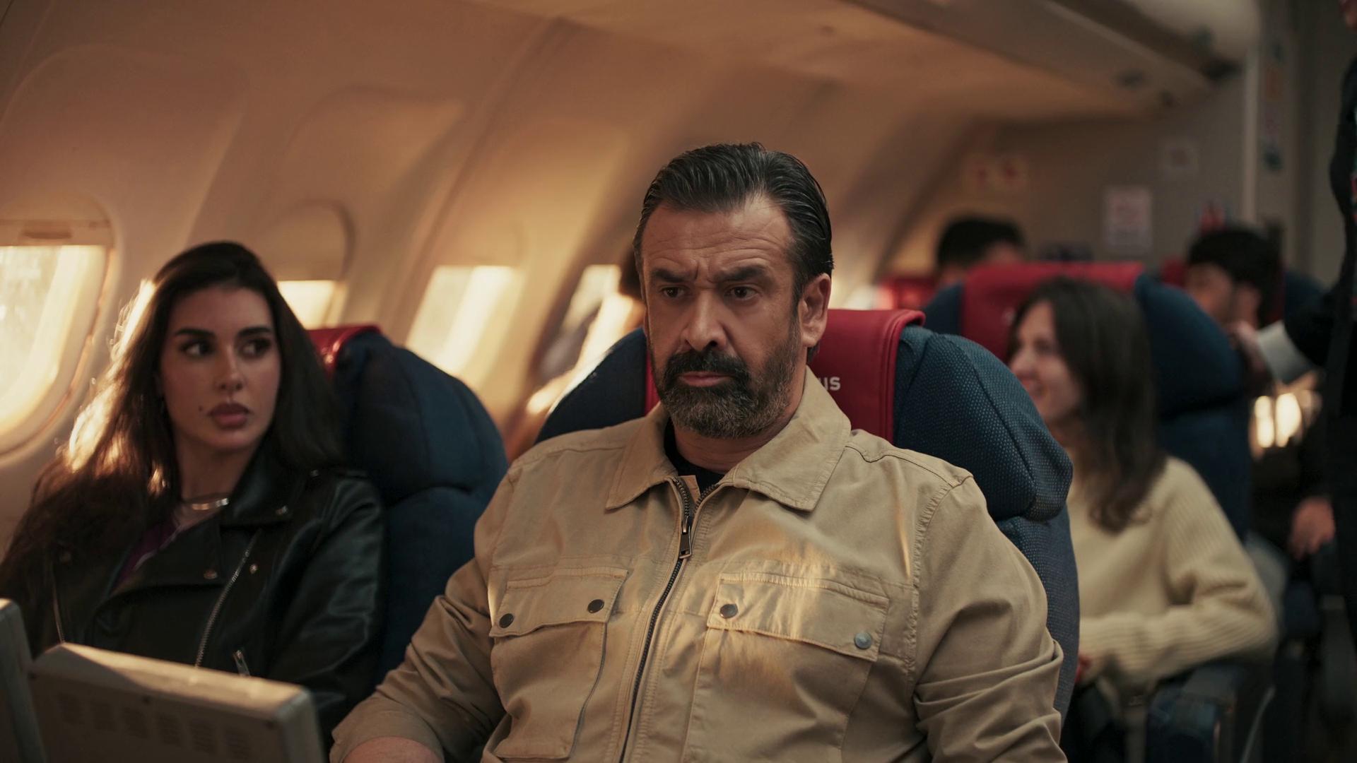 Karim Abdel-Aziz
	  	 	 - Yasmine Sabry