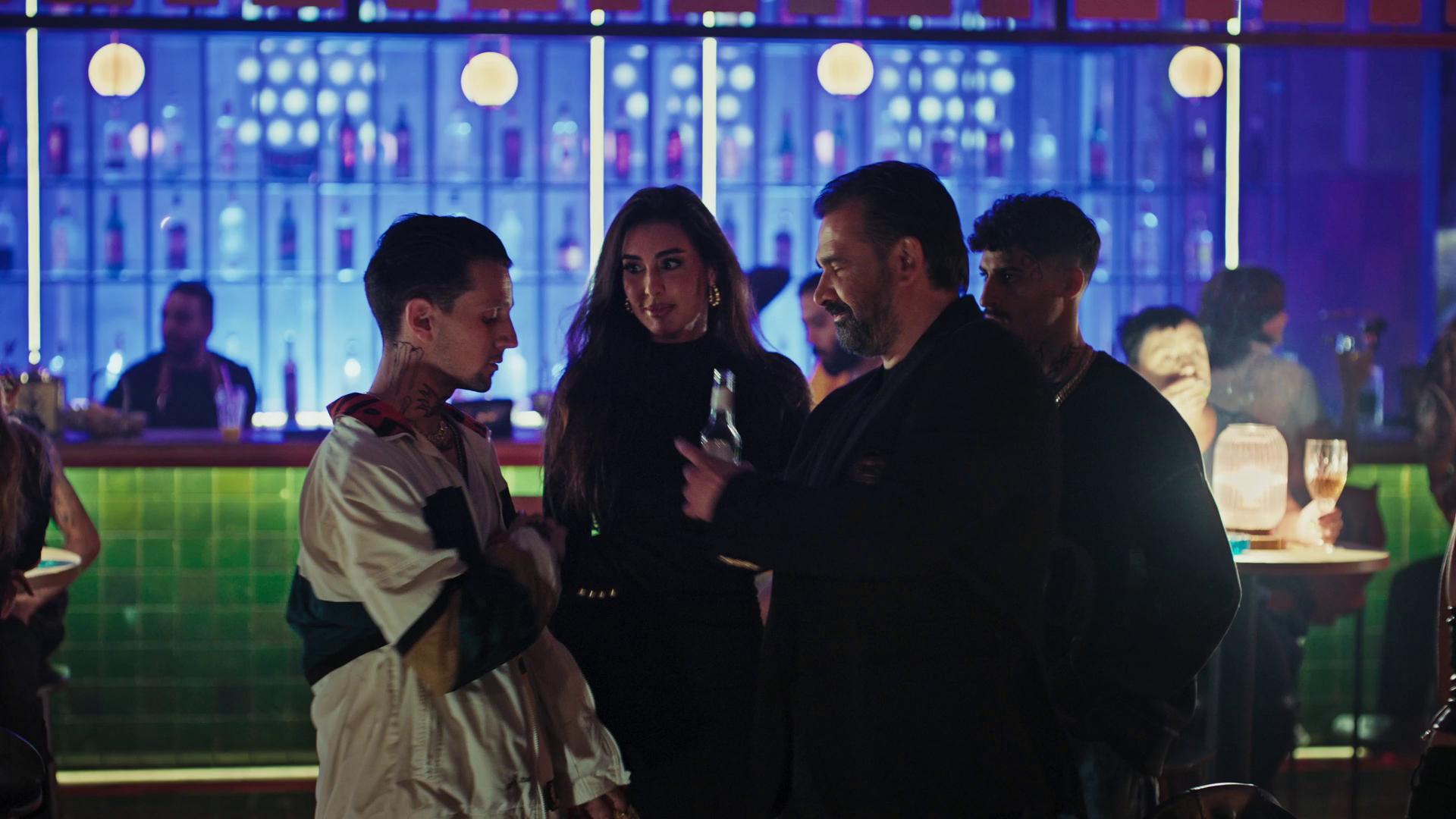 Karim Abdel-Aziz
	  	 	 - Yasmine Sabry